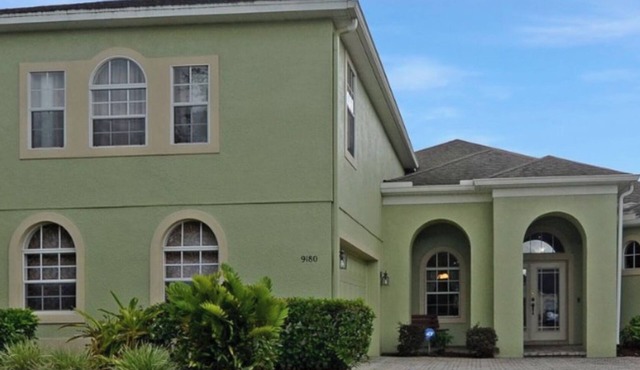 Delightful studio with spa parking gym in nearby clubhouse in beautiful Orlando.