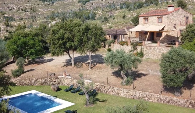 Detached 4 bedroom villa with private pool