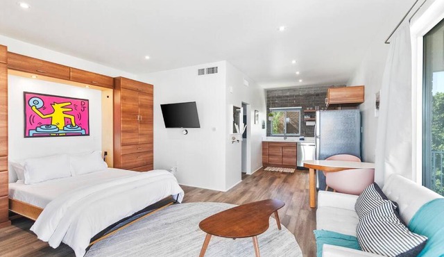 DTPH Modern Designer Studio - Pool & Parking -
