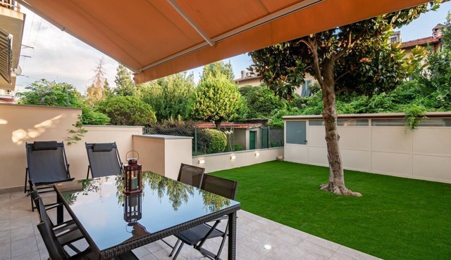 Elegant apartment with private garden