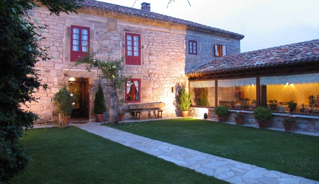 Casa de Campoo up to 33 pax. Ideal for families with children.
