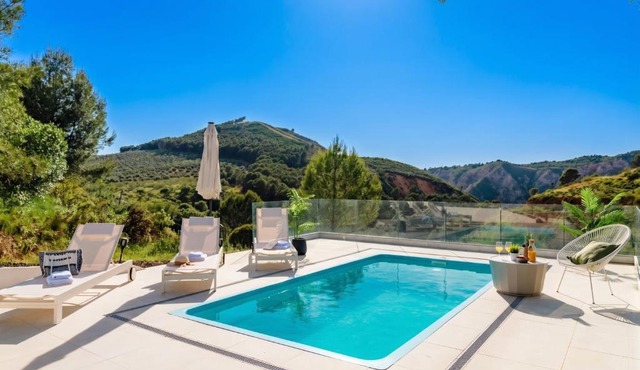 Escapada premium con jacuzzi y piscina climatizada