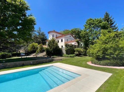 Espectacular Casa Chateau en el centro de Olot