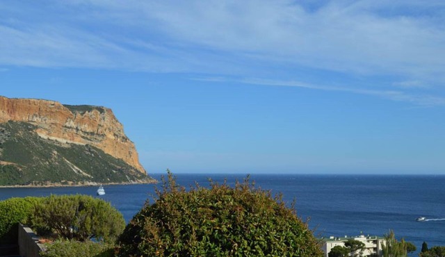 Exceptional location with breathtaking views ideal for a couple and 2 children
