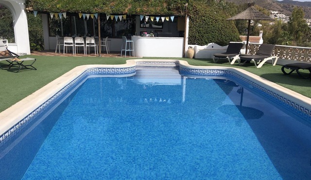 Extremely Popular Villa With Large Private Garden, Pool and Parking. Great View