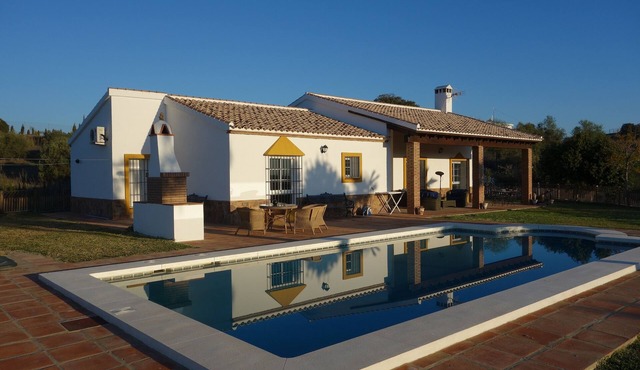 Finca, Villa, Large HEATED Private Pool fantastic views, secluded near Coin