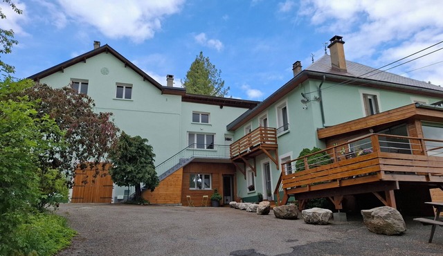Gîte la " Centaurée de Ceüze"
