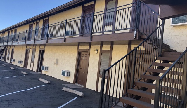 Golden Hills Motel
