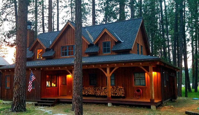 GRAEAGLE TIMBERFRAME CHATEAU LOCATED IN PLUMAS PINES COUNTRY CLUB ON GOLF COURSE