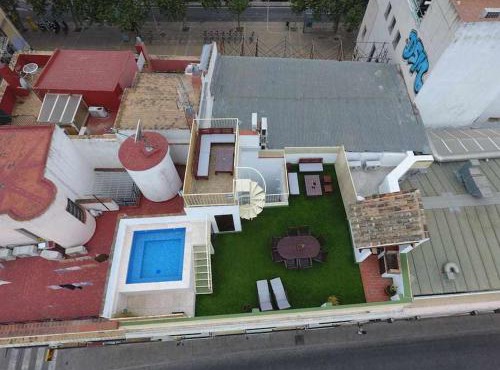 Gran casa con piscina , centro de sevilla .Vistas