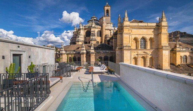 Gran Hotel Claridge Granada - Preferred Hotels & Resorts