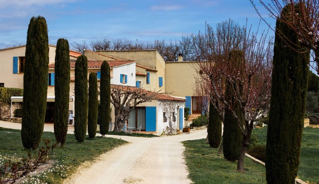Grand Studio 45 m2 with swimming pool Luberon