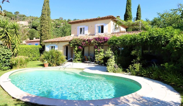GRIMAUD Lovely 3-bedroom house - A/C and private pool