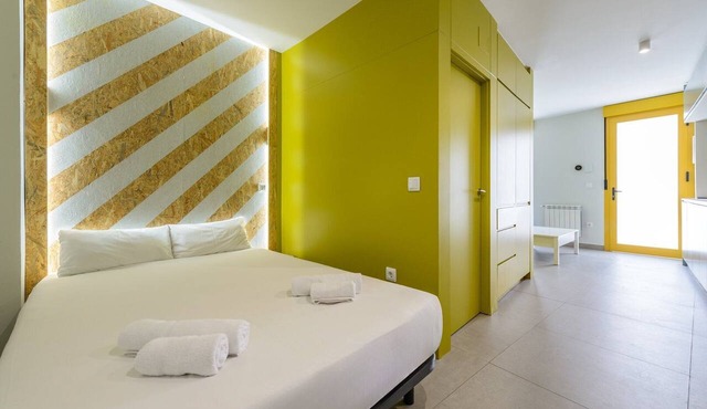 GuestReady Essential - Trendy Madrid Studio 1