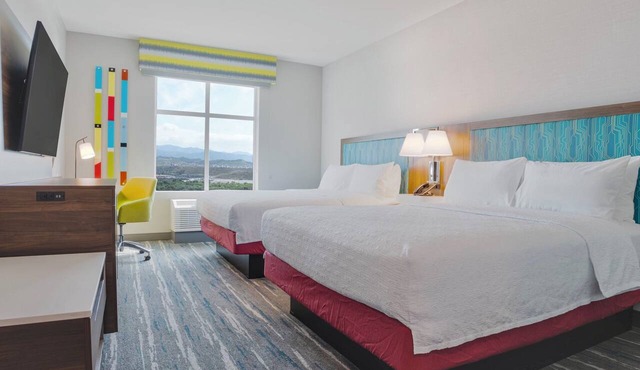 Hampton Inn By Hilton Santa Clarita-Valencia
