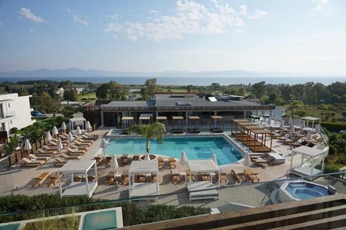 Harmony Crest Resort