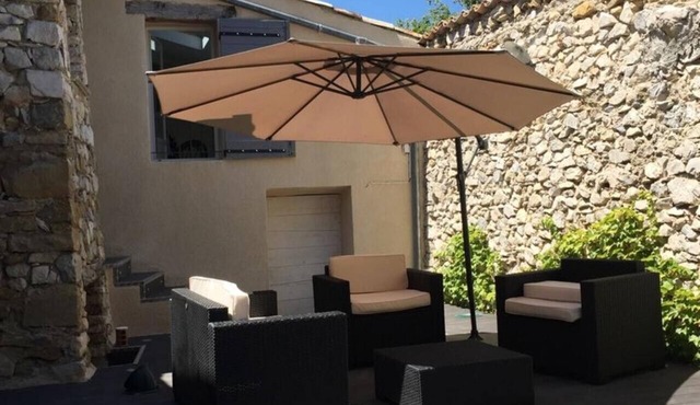 Holiday Home 'Luxueuse Bergerie Pied Du Ventoux' with Mountain View, Shared Terrace and Wi-Fi
