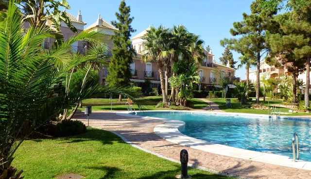 Holiday Villa With Shared Pool ,golf Nearby In Islantilla