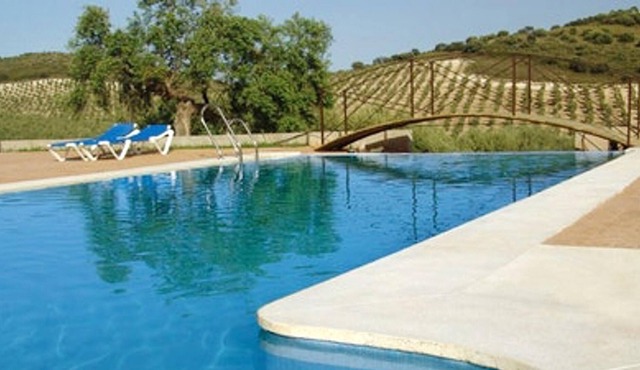 Homerez - Nice house for 6 ppl. with shared pool and terrace at Estepa