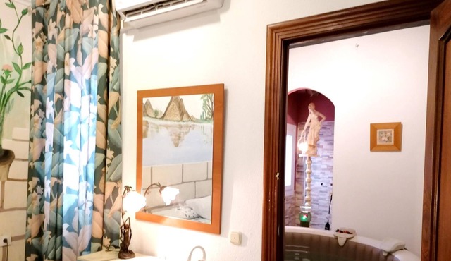 Homerez - Spacious house for 7 ppl. with jacuzzi and terrace at Calamonte