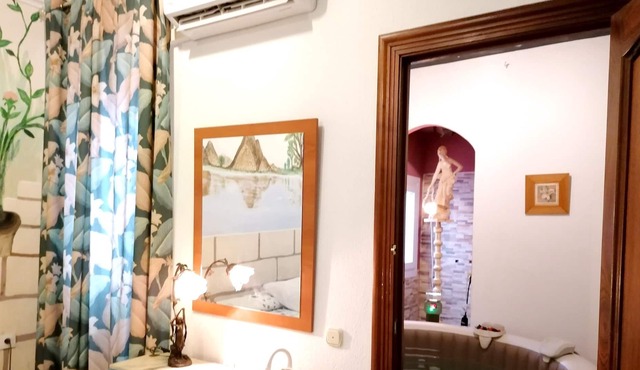 Homerez - Spacious house for 7 ppl. with jacuzzi and terrace at Calamonte