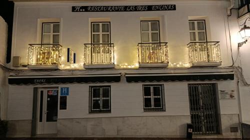 Hostal 2 estrellas -Restaurante Las Tres Encinas EN EL CENTRO DEL PUEBLO