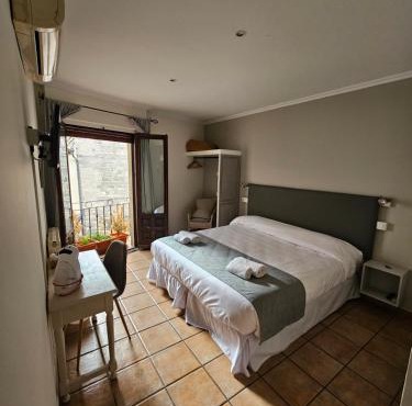 Hostal La Campana