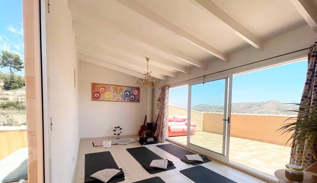Immaculate 4-Bed House in Aguas de Busot