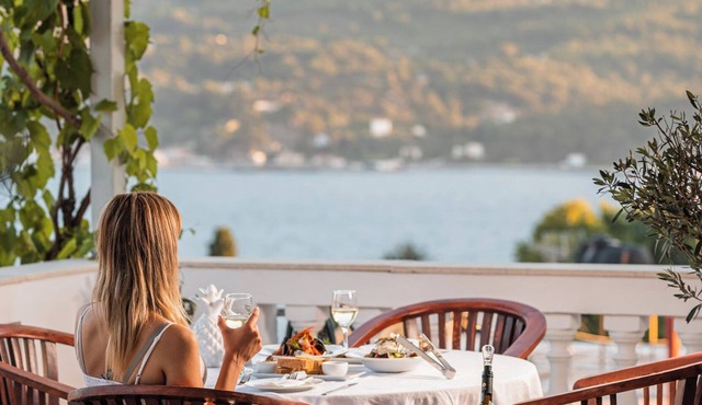 Ino Hotel & Suites