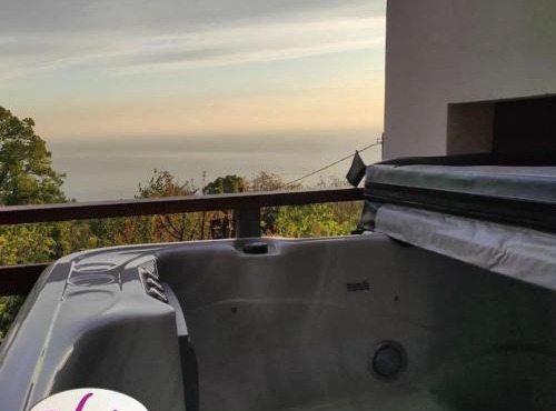 Iris Stone Villa with Jacuzzi