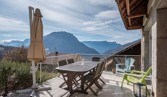 L’Echappée en Chartreuse – Peaceful Home with Mountain Views