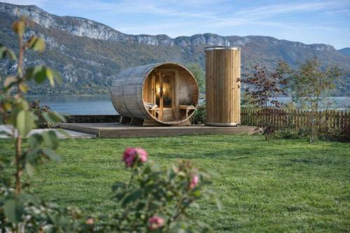 Lakefront Cottage On Lake Bourget