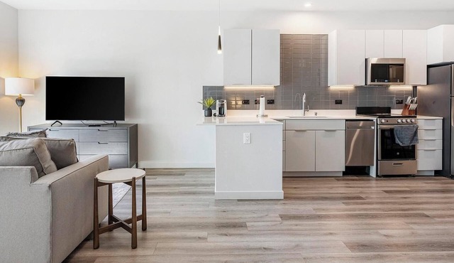 Landing | Incredible Studio, Yoga Studio, Pool