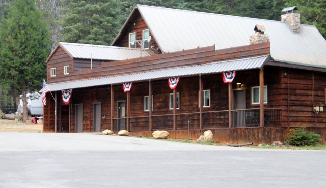 Laporte Lodge-Armstrong/Mathews Cabin for rent