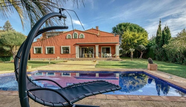 Luxurious Villa for 8 people in Peralada Golf course