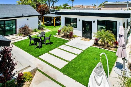 Luxury 2 separated Villa in Huntington Beach