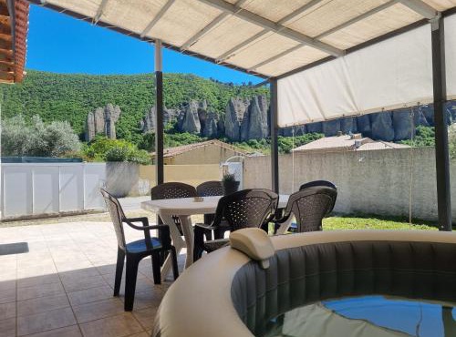 Maison avec jacuzzi et vue sur les penitents