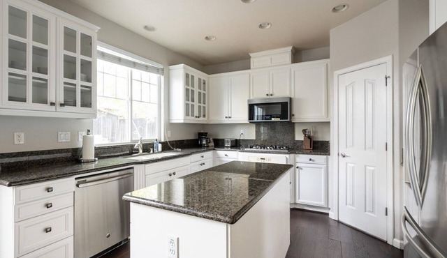 Marvelous San Ramon 4BR w/Patio, nr Sports & Playgrounds, by Blueground