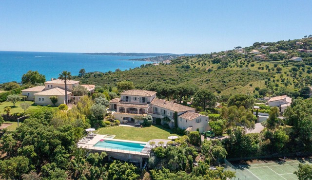 Mas Supérieure – Luxury villa in Sainte-Maxime with heated pool, jacuzzi, tennis court and sea view