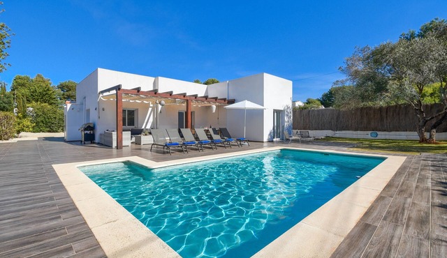 Modern and comfortable villa with private pool in Javea, Costa Blanca, Spain for 6 persons