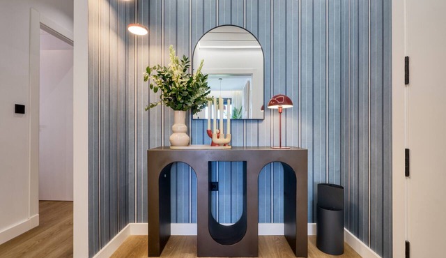 Modern, bright with terrace and free parking