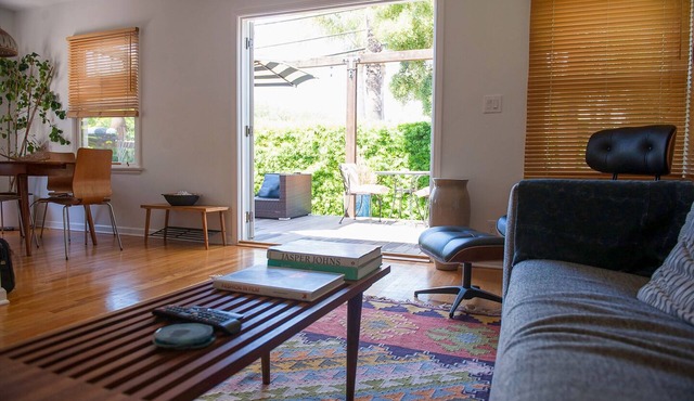 Modern Cottage - Perfect Location 4 Blocks to the Beach