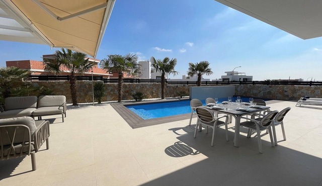 Modern Villa Near Guardamar