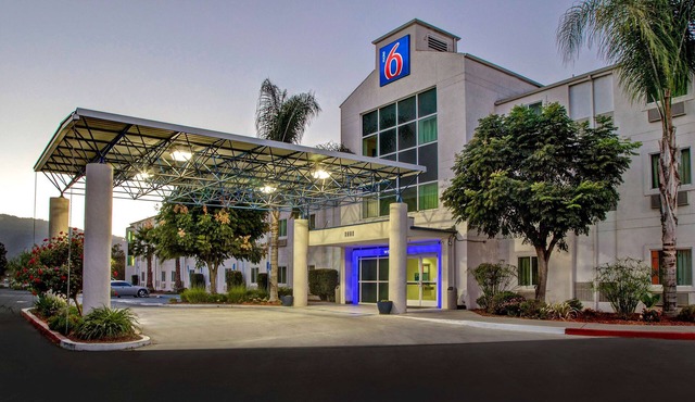 Motel 6 Gilroy, CA