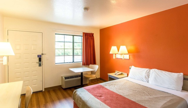 Motel 6 Redding, CA - North