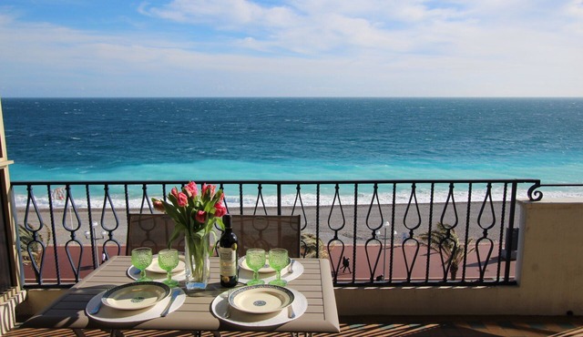 New ! Chic flat on The promenade with fantastic sea view !