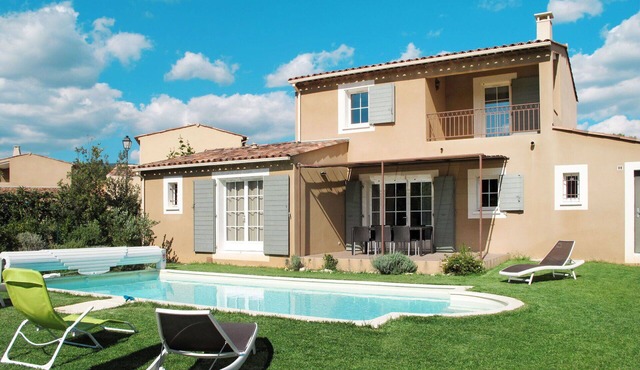 Nice apartment in villa with WIFI, private pool, A/C, TV, terrace and pets allowed