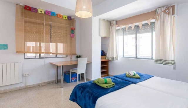 Nice apartment in the city center with parking.