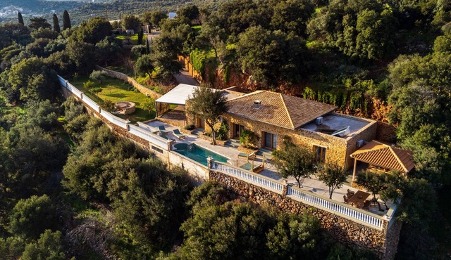 Oak Tree Estate - Private Luxury Cretan Villa