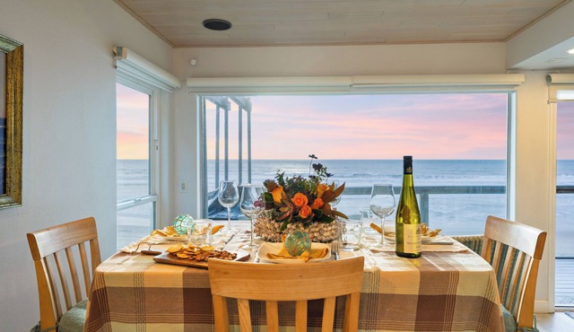 Oceanfront La Selva Beach Home w/Fireplace, Views & Beach Access | Sand Castle